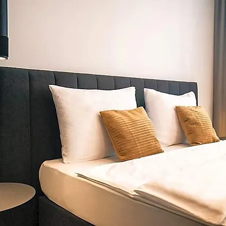 Hotel & Chariclea Podebrady