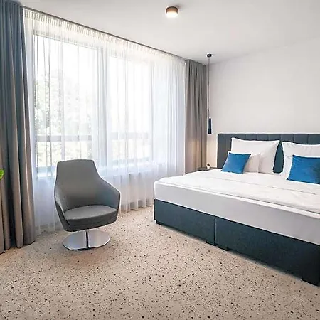 Hotel & Chariclea