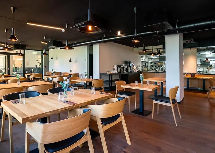 & Chariclea Szálloda 4*