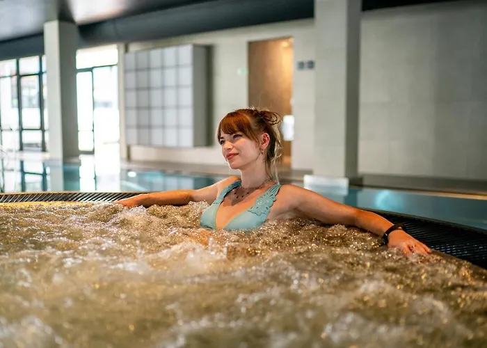 & Chariclea Szálloda